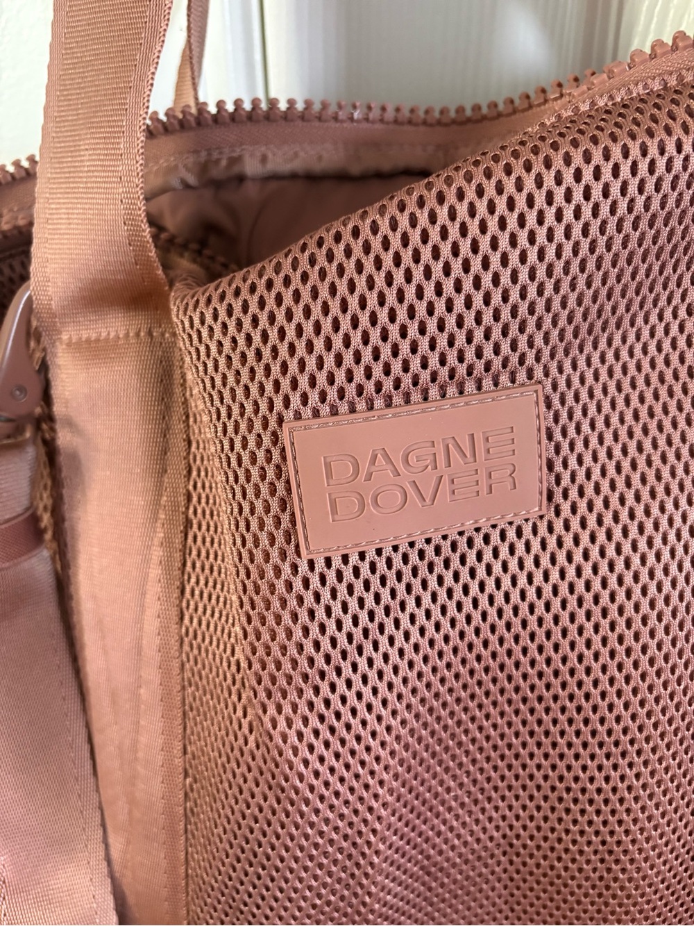 Dagne Dover Medium Londan Carryall Mesh Duffel Bag — Dusty Pink